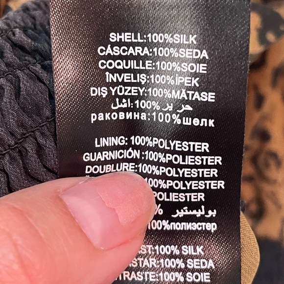 Bebe 100% silk sleeveless blouse Statement Piece Neckline in excellent condition - Picture 7 of 8